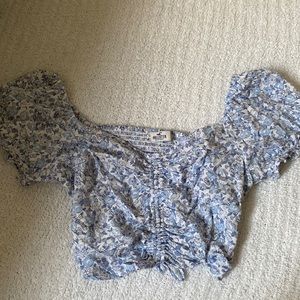 Size M hollister short sleeve